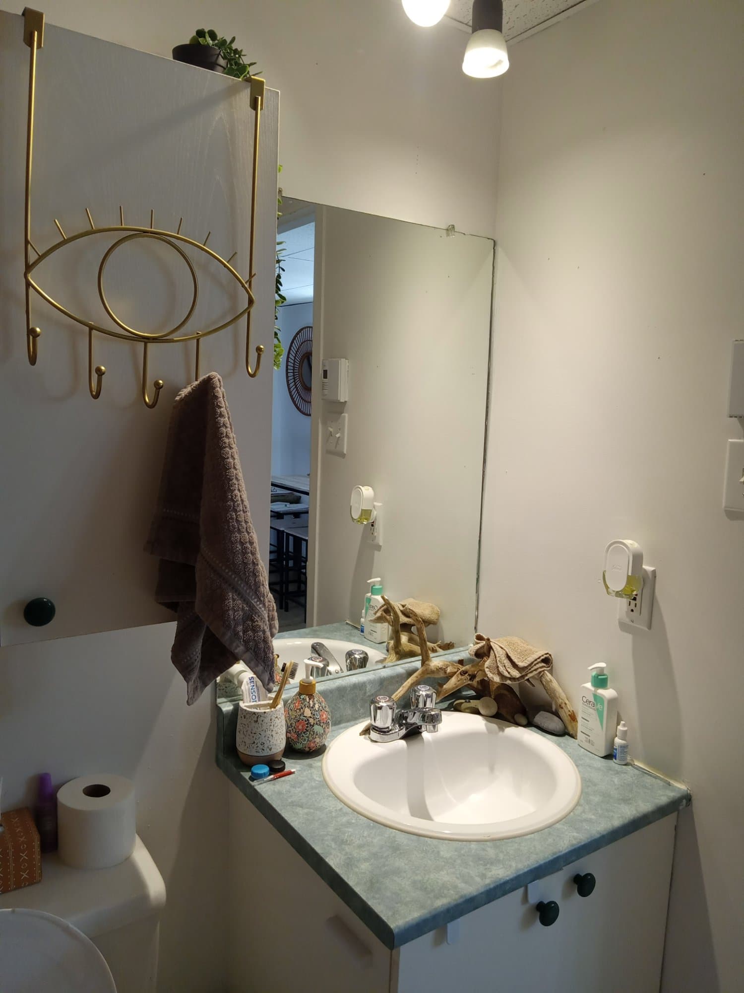 Bathroom - Before
